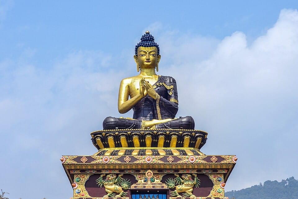 Buddha_statue_at_Buddha_Park_of_Ravangla2